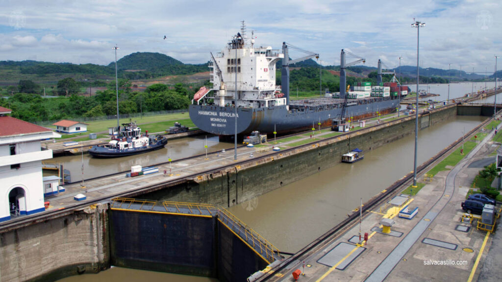 Miraflores Docks 2