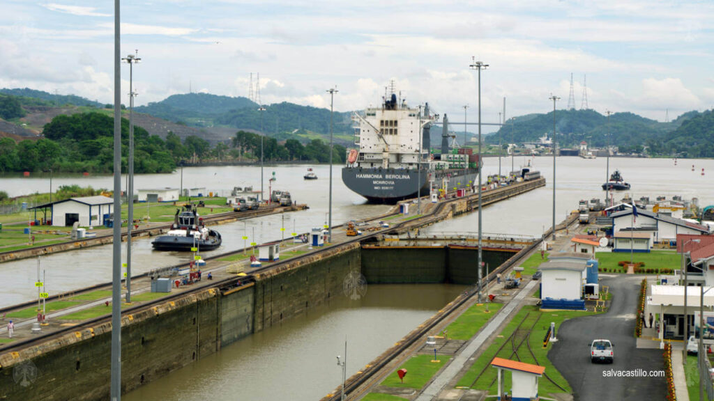 Miraflores Docks 4