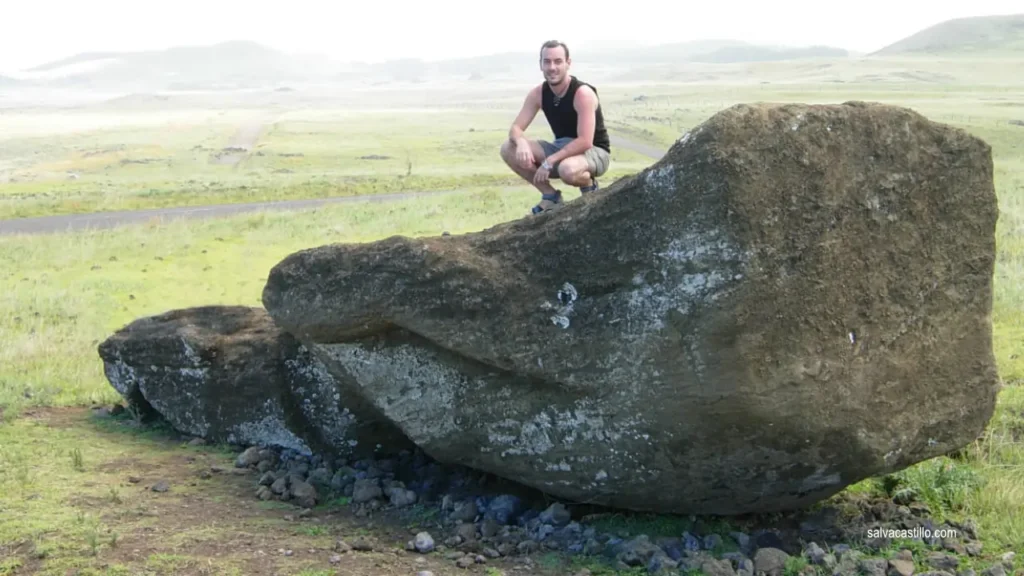 Tumbled moai