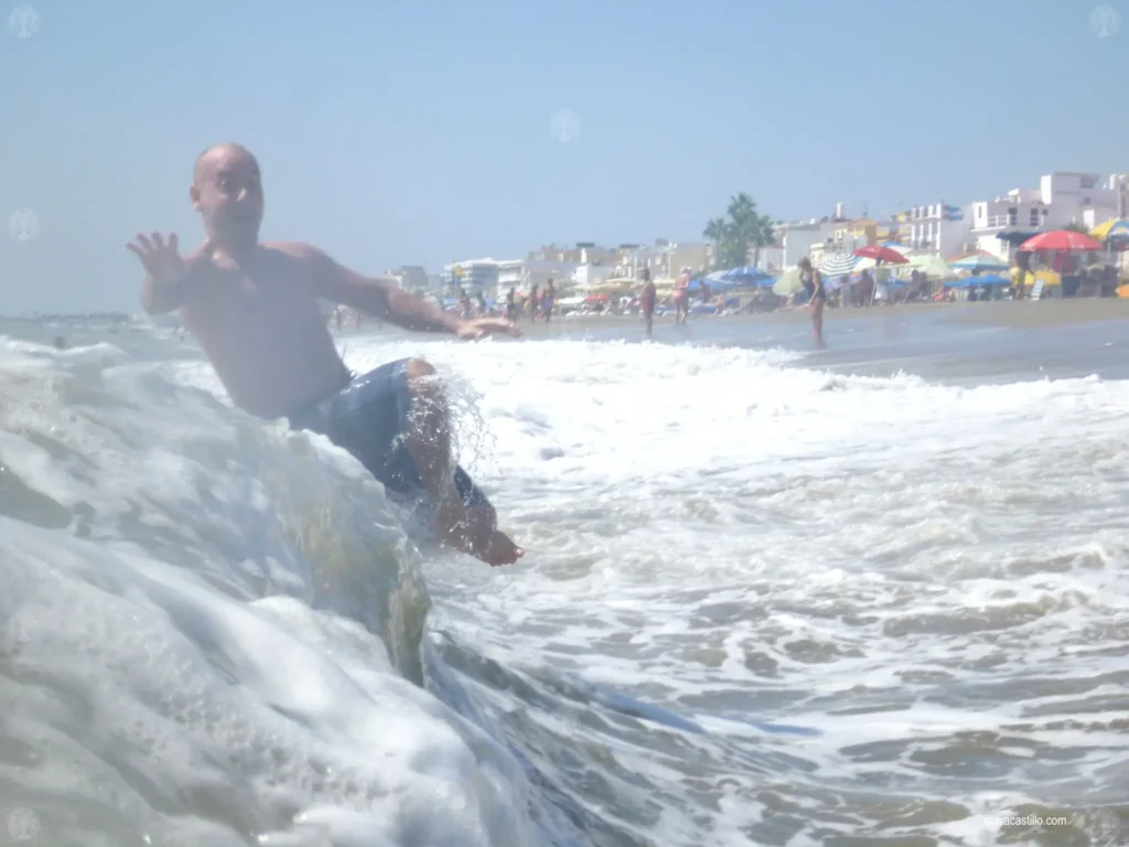 Olas en La Carihuela