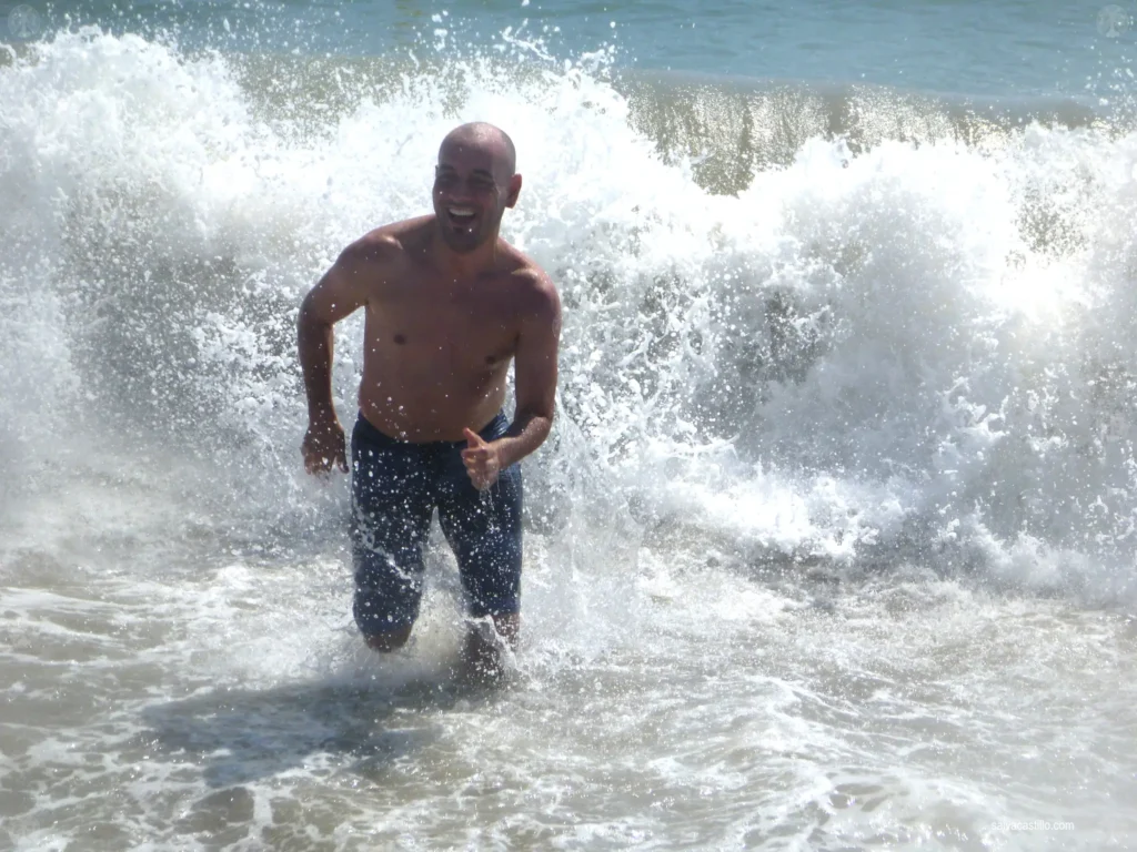 Olas en La Carihuela